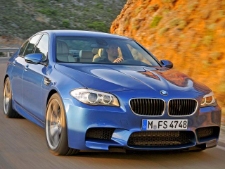 Illustration for article titled 2012 BMW M5: First Photos